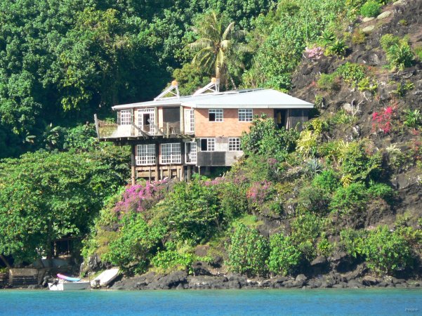 03- Maison en construction sur la cote de Huahine 
